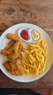Lucy's Diner Hostel Cafe - 7