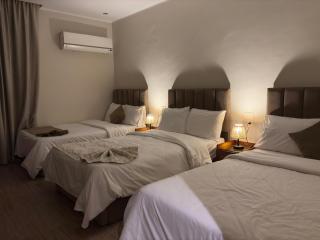 Tutankhamun Pyramids boutique - 9