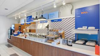Holiday Inn Express & Suites Bethlehem Airport-Allentown Area - 8