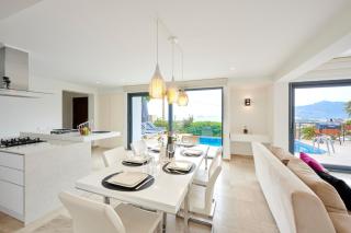 Villa Skyla - Luxury 5 bedroom villa with sea views - 4