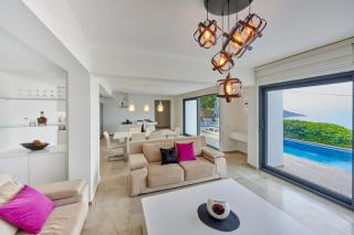 Villa Skyla - Luxury 5 bedroom villa with sea views - 2