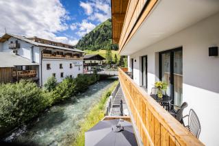 RIVERSIDE RAURIS APARTMENTS - 1