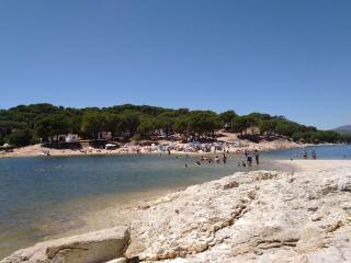 Cara Rural cerca de Pantano de San Juan con Cine, Jardín, BBQ y Piscina privada - 5
