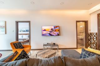 Tranquility in the Midst of Vibrance - 8