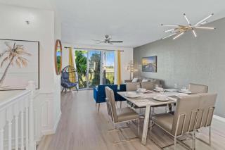 8036-133 Bright 3bd End-Unit Townhome with Balcony - 2
