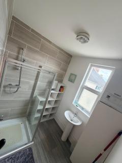 Entire First Floor Apartment - Central Plymouth - 2