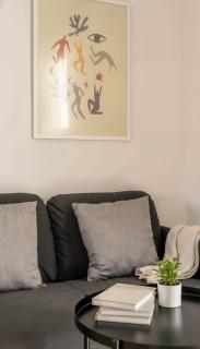 Bright Studio Haven with Scenic View - 9