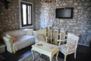 Arta Wood & Stone Traditional Villa Central Stay - 1