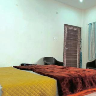 Varanasi Paying Guest House ,Assi Ghat - 7