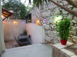 PLAKA Central Apartment - 4