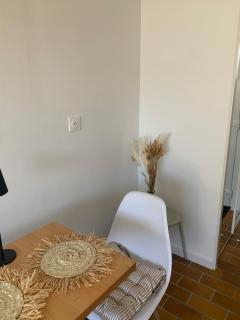 Waterfront studio with small garden, pool, parking - 6