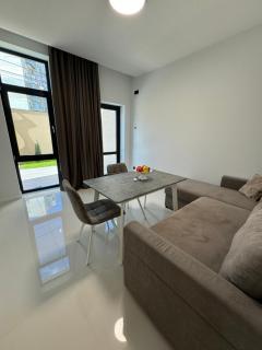 Luxe Home - 0