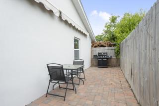 Cozy Sarasota Escape for 6 - 1