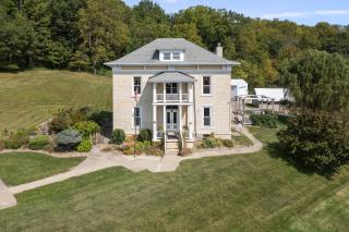 Elkader Jailhouse Inn - 9