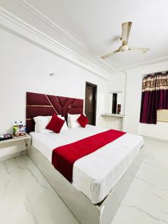 Hotel RS International Just Near New Delhi Railway Station And Connaught Place - 0