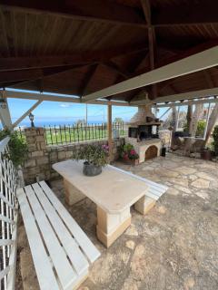 Amnatia House - Mountain View Terrace & Outdoor BBQ - 8