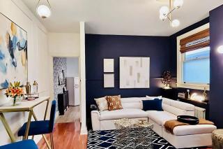 Star-Inspired 5BR Manor Sauna, Karaoke Sleeps 12 - 2