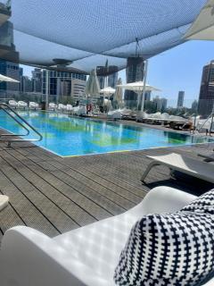 Mamad - Free Parking - Pool & Gym - Luxury 2BR in Tel Aviv with Saffe Room In Unit And Balcony - Prime location - 9