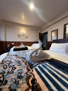 Darjeeling Heights - A Boutique Mountain View Homestay - 3