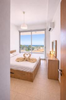 Beautiful Seaview Apt - 3 min Walk to Beach - 8