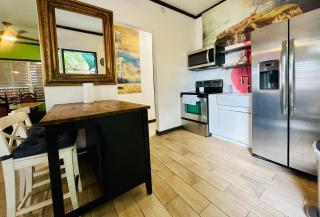 Calle Hollanda 7 Bedroom Home - 4