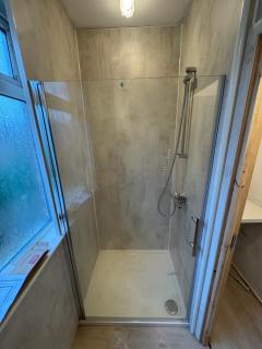 Harecroft Lodge - Single and Double rooms self serve Apartment - 1