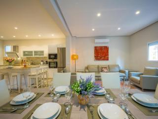 Central Marbella townhouse large solarium bbq - 6