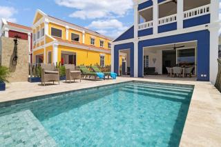 Blue Lagoon with a lovely private pool and views over the lagoon - 0