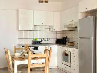 Coastal 2BR Apt in Mackenzie Steps from Beach - 4