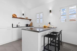 Casa Breeze with a refreshing shared pool and views over the lagoon - 4