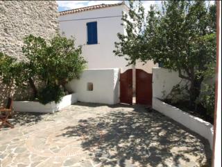 Trifillianika Traditional House - 9