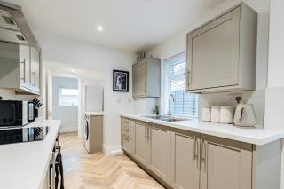 Lily Cottage Modern 3 Bed Home - 7