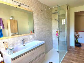 Fully equipped 4-bedroom house - 1