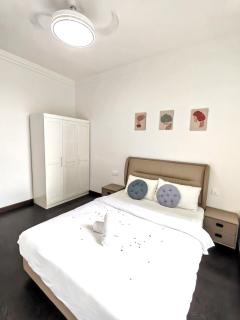 Seaview Suite R&F Princess Cove Seine Region Near CIQ JB Town City - 6