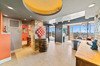 Hollywood Beach Speakeasy Condo with Pool - 2