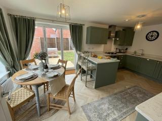 Long Stay, 3BR Home, Stratford - 7