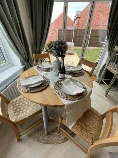 Long Stay, 3BR Home, Stratford - 5