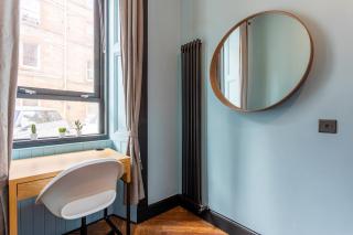 Edinburgh Centre - Holyrood Apartment - 2