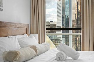 City Apartment with Stunning River Views - 5