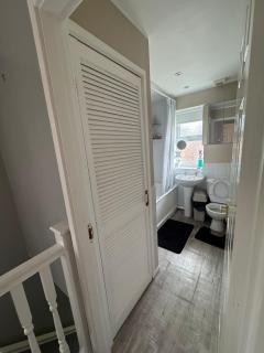 Cozy Private Room with Shared Amenities - 3