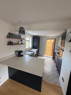 Rock House 4 Bed 3 Bedroom SKY Oundle Peterborough - 1