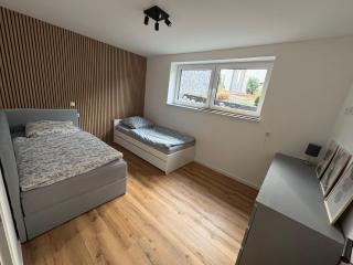 Moderne Ferienwohnung mit Blick ins Grüne - 2
