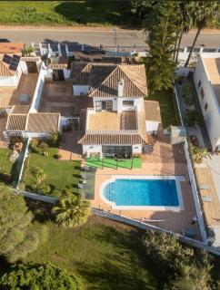 Cortijo villa with a pool and golf - 9
