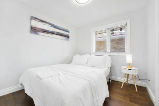 Luxury Estate Renovated 3 BD with 65inch TV WFH that Sleeps 9 - 5