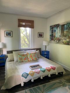 Lakeview Treehouse Getaway - 3