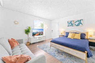 Central Hyde Park suites close to UT, Moody Center, Downtown - 9