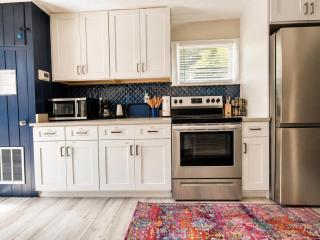 NEW Beach Cozy Bungalow 2B Mins-beach&downtown - Clearwater - 2