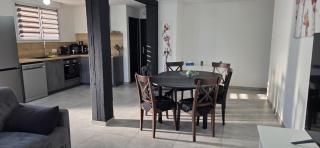 Appartement à Cuxac d'Aude proche Narbonne avec 2 chambres, 6 couchages, lit bébé jardin et parking - 6