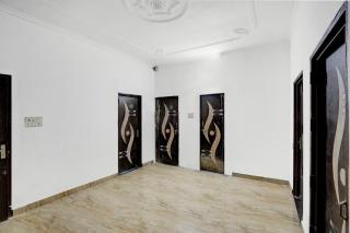 SPOT ON by OYO PRIYANSHU RESIDENCY & PARI INN GUEST HOUSE & STAY HOME - 8