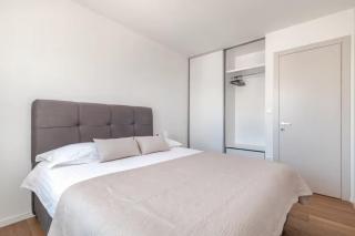 Regal Splendor Apartments - 1